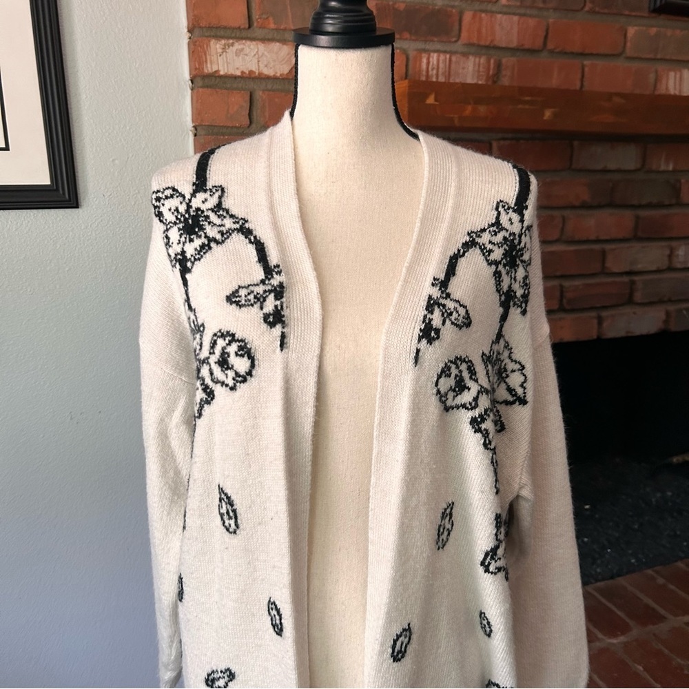 Anthropologie Nadia Open Front Floral Cardigan in White & Black Sz L - Picture 3 of 11